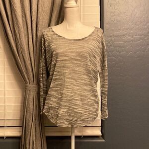 4/$20  Olive & oak grey slouchy top‎